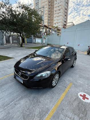 VOLVO V40 1.5 T3 KINETIC GASOLINA 4P AUTOMÁTICO VOLVO V40 1.5 T3 KINETIC GASOLINA 4P AUTOMÁTICO